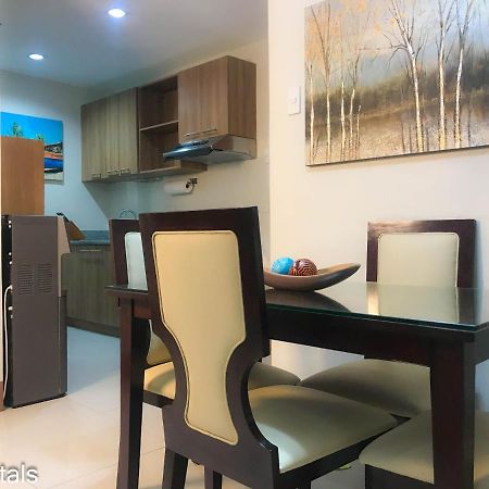 2 Bedroom Condo @ Midpoint Residences W/ City View Mandaue Kültér fotó
