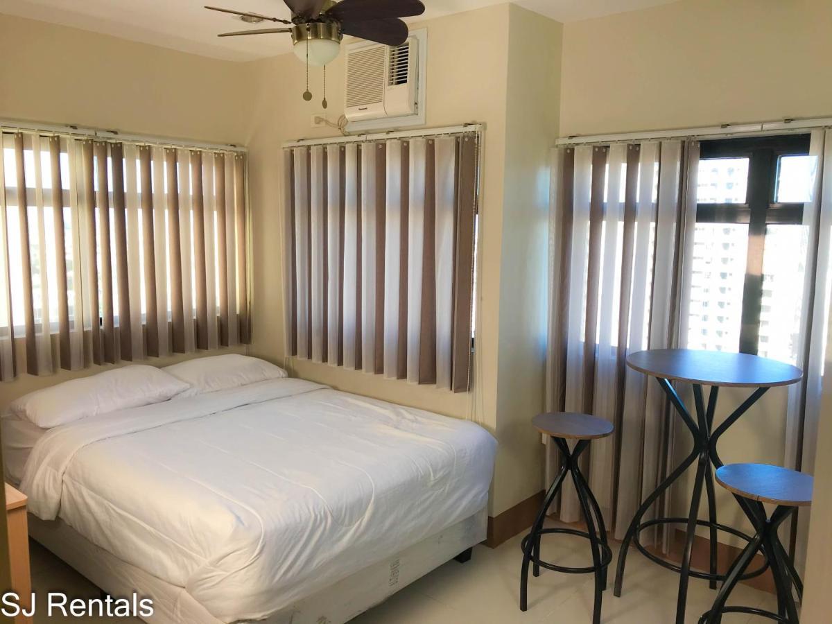 2 Bedroom Condo @ Midpoint Residences W/ City View Mandaue Kültér fotó