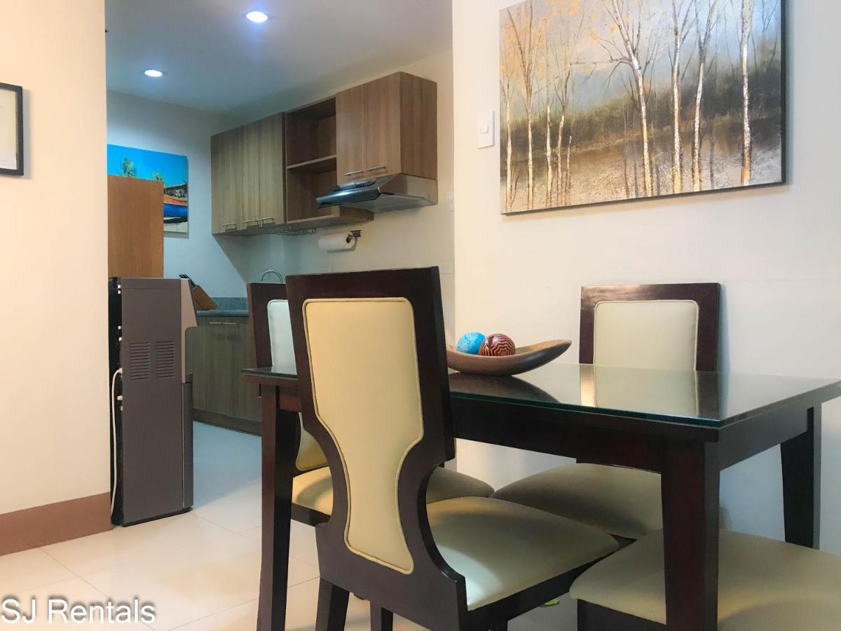 2 Bedroom Condo @ Midpoint Residences W/ City View Mandaue Kültér fotó
