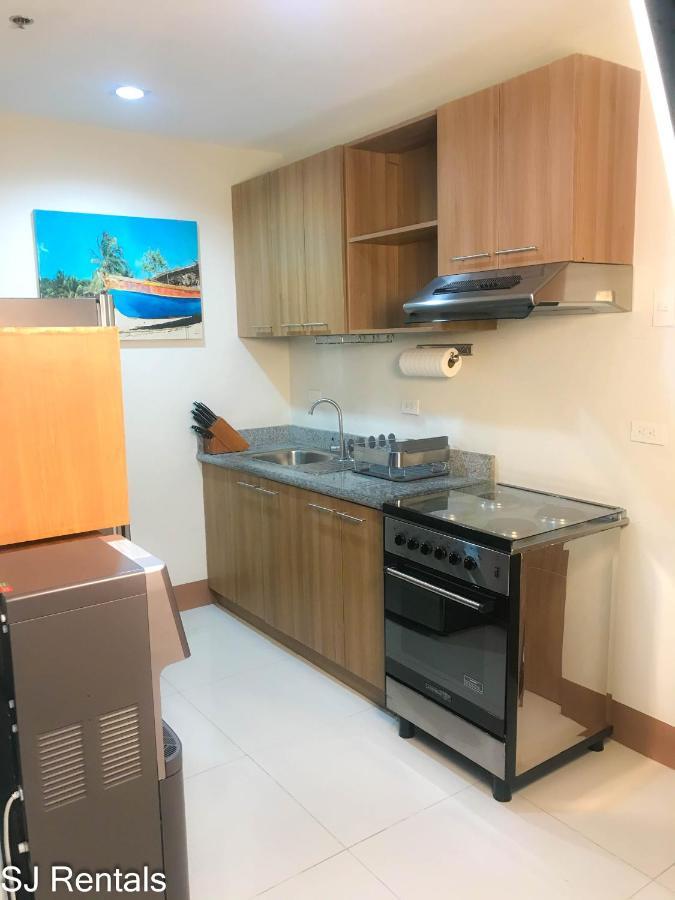 2 Bedroom Condo @ Midpoint Residences W/ City View Mandaue Kültér fotó
