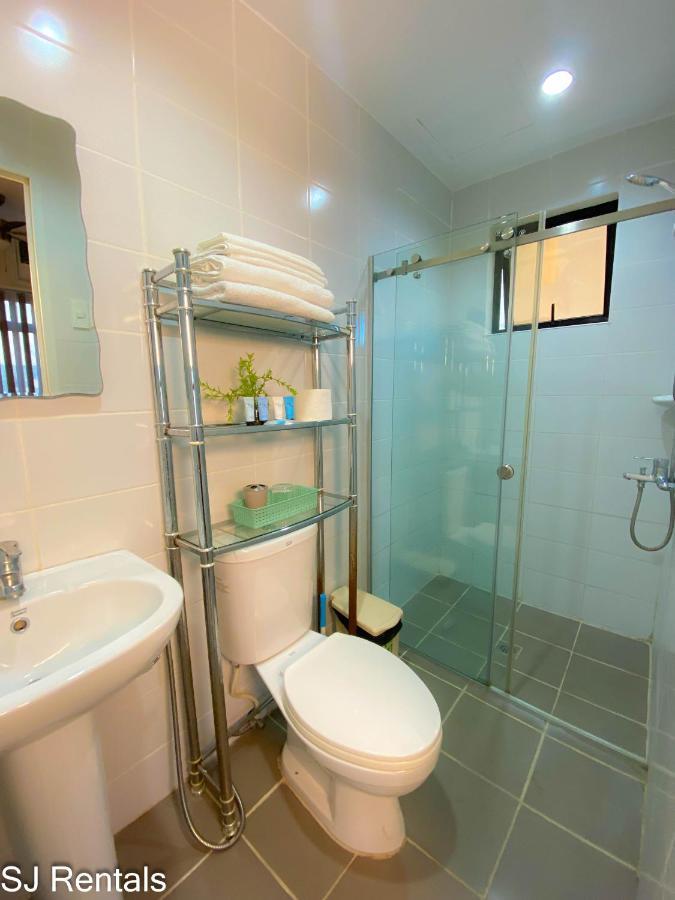 2 Bedroom Condo @ Midpoint Residences W/ City View Mandaue Kültér fotó
