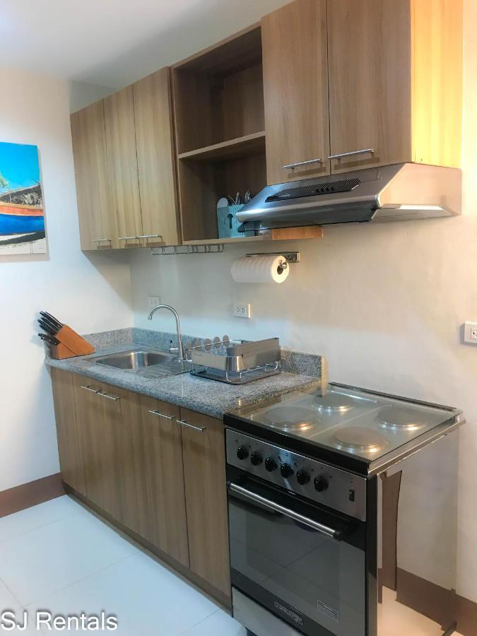 2 Bedroom Condo @ Midpoint Residences W/ City View Mandaue Kültér fotó