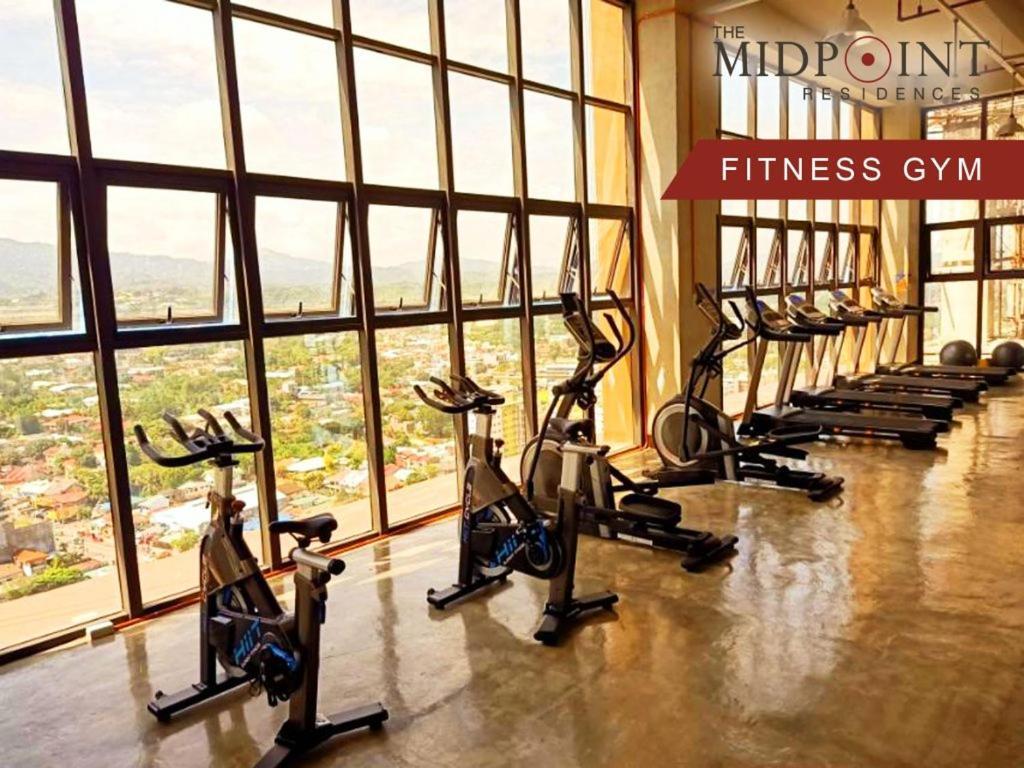 2 Bedroom Condo @ Midpoint Residences W/ City View Mandaue Kültér fotó
